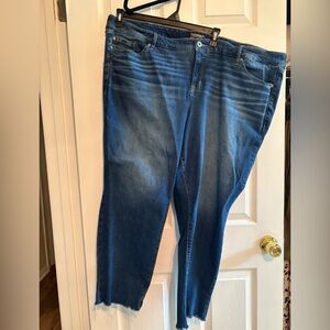 Torrid 28R - Boyfriend crop jeans